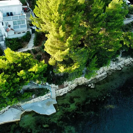 Villa Aki *